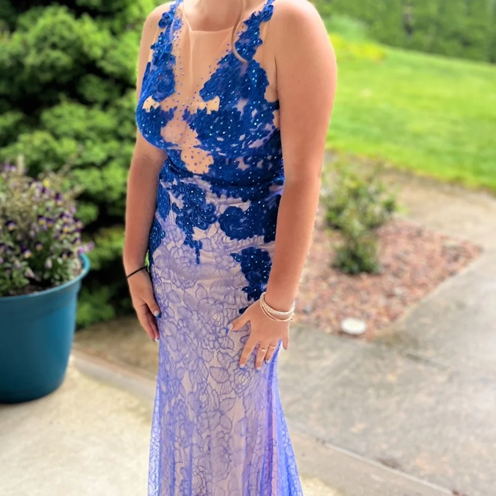Prom dress - Picture 1 of 3